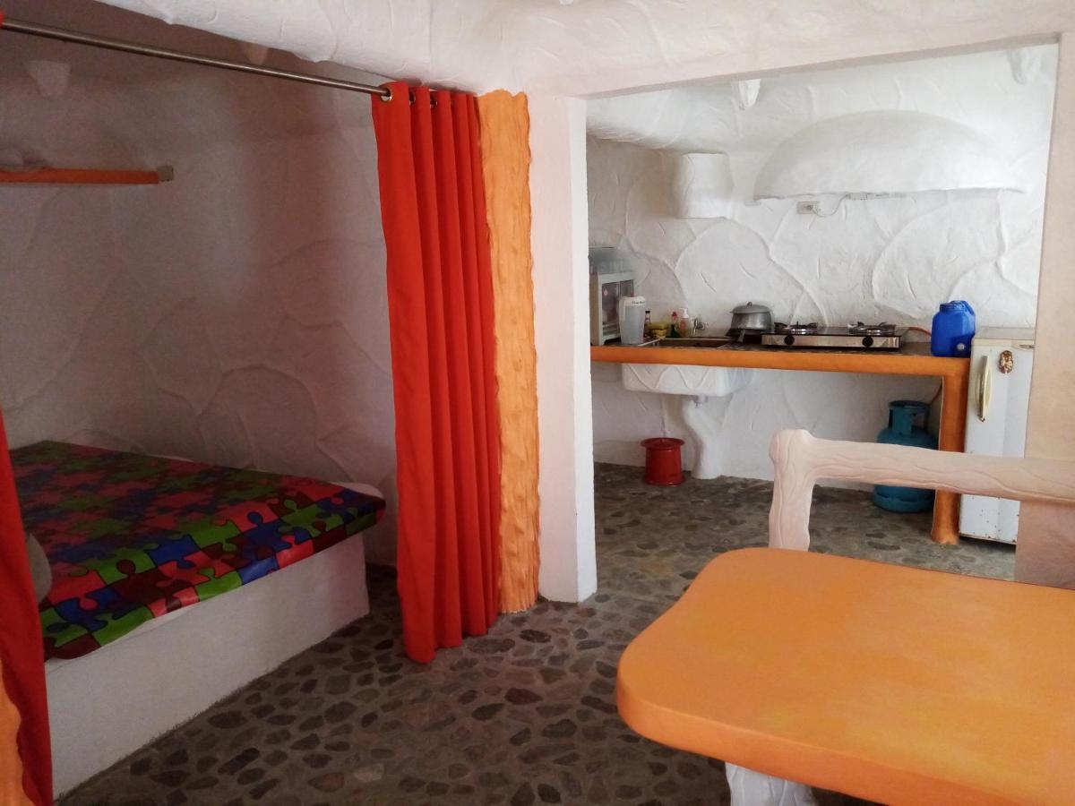 Flintstone Mini-Cave Daire Poctoy Dış mekan fotoğraf